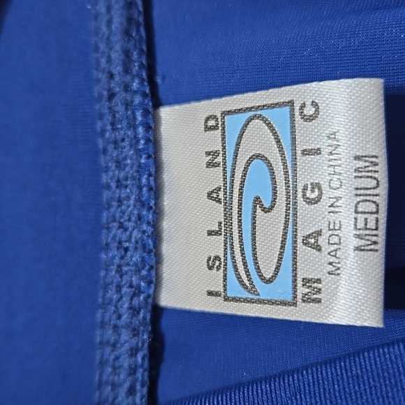 Island Magic Rash Guard - Picture 2 of 5